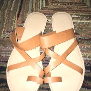 Forever 21 brown flip flop sandals